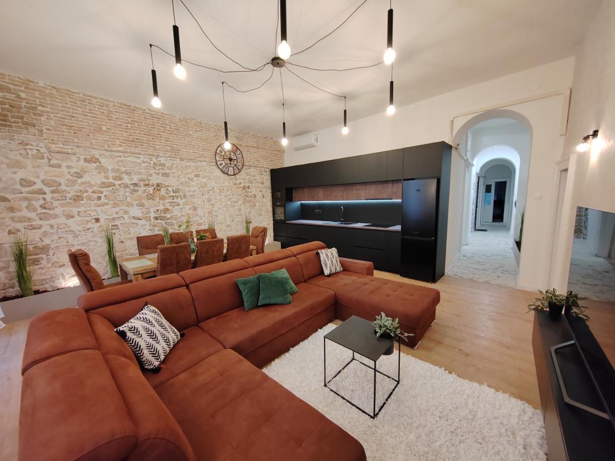 Town Square Apartment Zadar Eksteriør billede