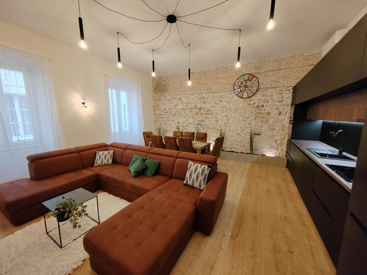 Town Square Apartment Zadar Eksteriør billede